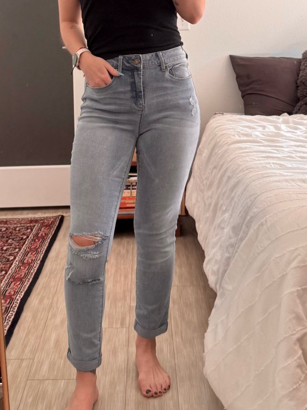 Light Wash Boyfriend Jeans with Distressed Knee